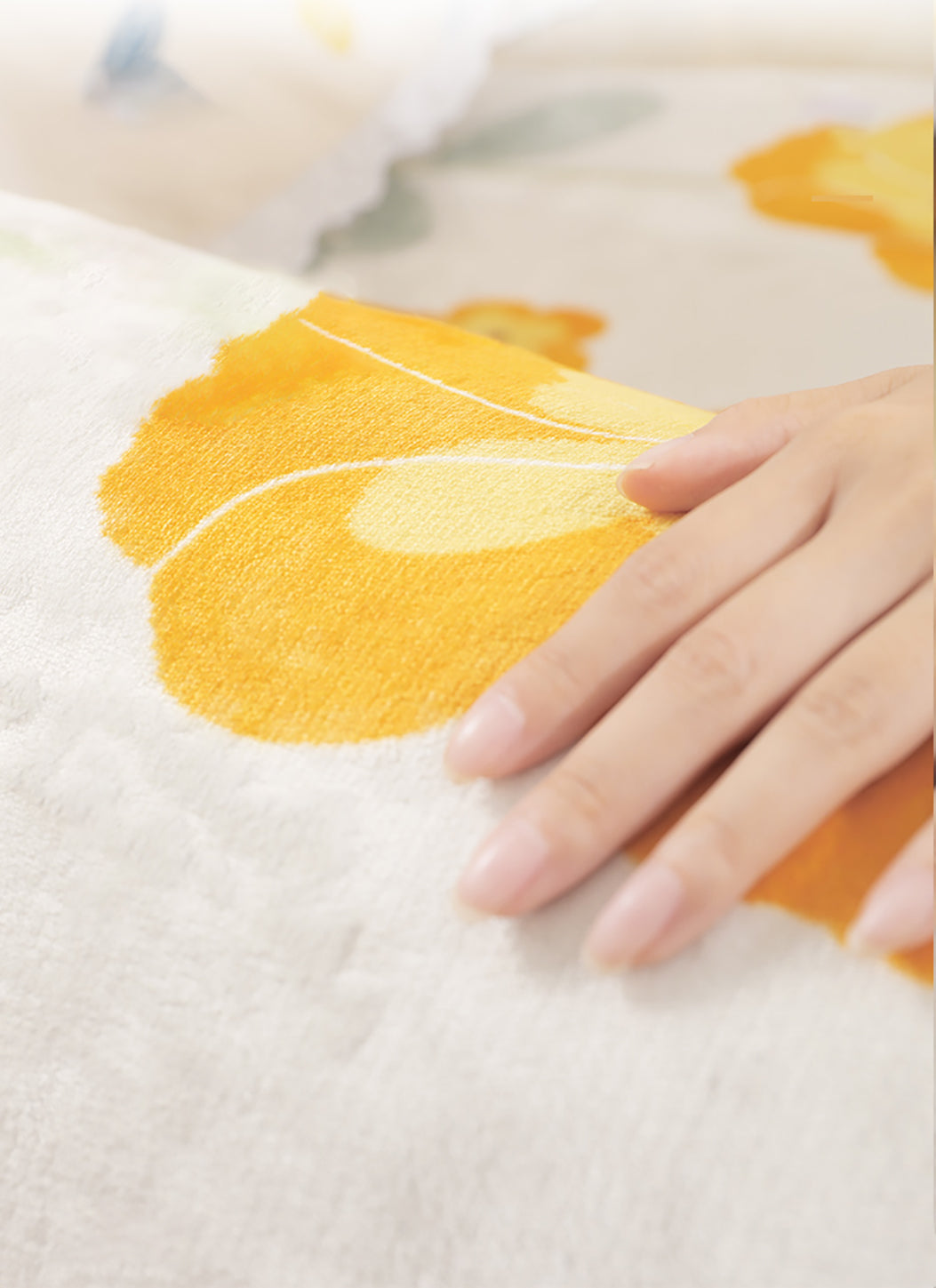 Yellow Modern Carpet Polyester Lemon Carpet Non-Slip Backing Carpet for Living Room