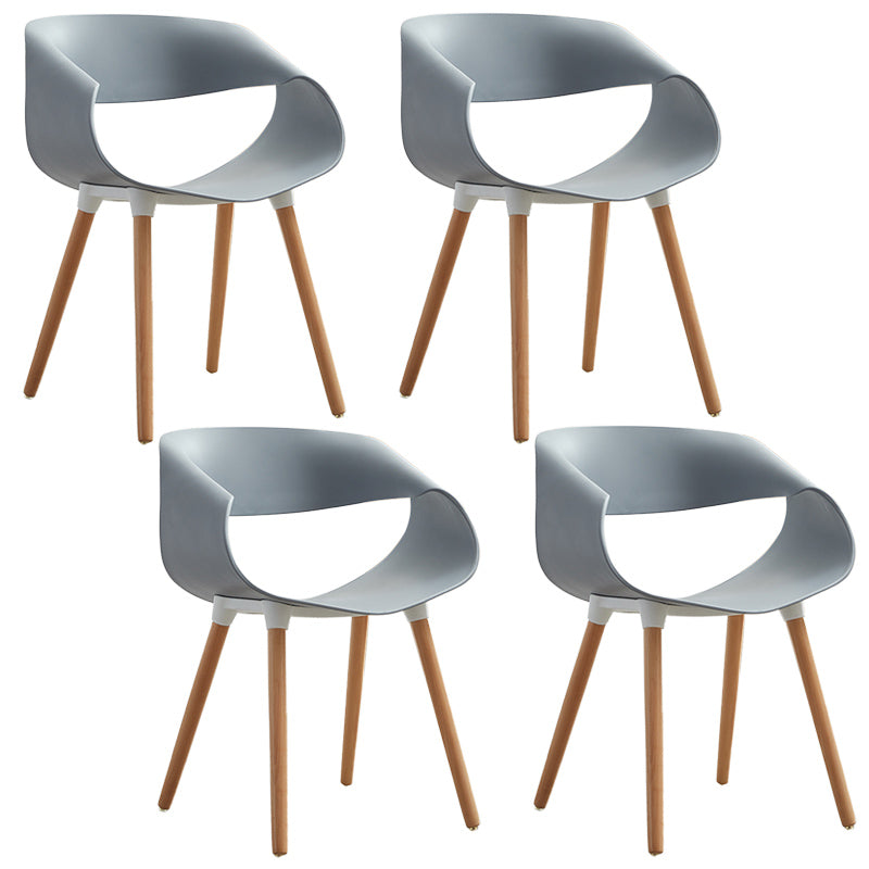 Chaises d'appoint de salle à manger en plastique Chaise d'intérieur et d'extérieur Glam de 18 po de large, chaise d'appoint à dossier ouvert