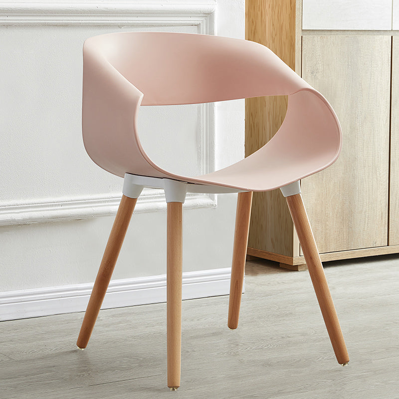Chaises d'appoint de salle à manger en plastique Chaise d'intérieur et d'extérieur Glam de 18 po de large, chaise d'appoint à dossier ouvert