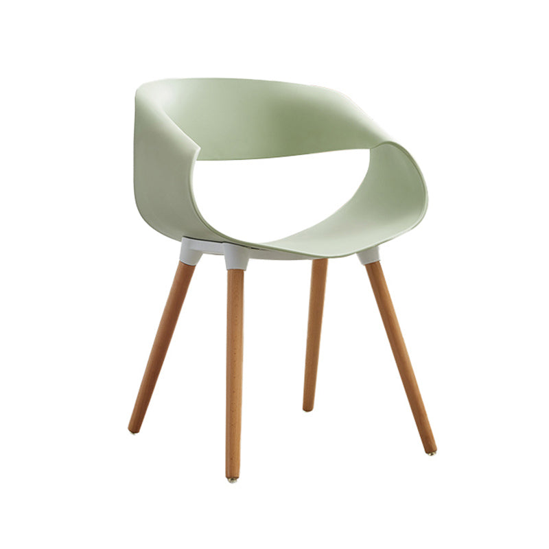 Chaises d'appoint de salle à manger en plastique Chaise d'intérieur et d'extérieur Glam de 18 po de large, chaise d'appoint à dossier ouvert