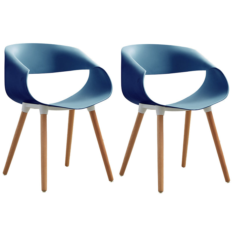 Chaises d'appoint de salle à manger en plastique Chaise d'intérieur et d'extérieur Glam de 18 po de large, chaise d'appoint à dossier ouvert
