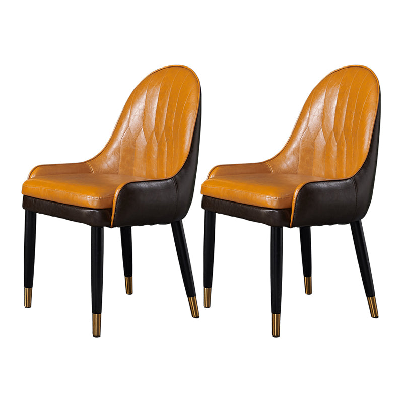 Chaise de salle à manger en cuir de style glam nordique chaise Parsons chaise avec des jambes en bois