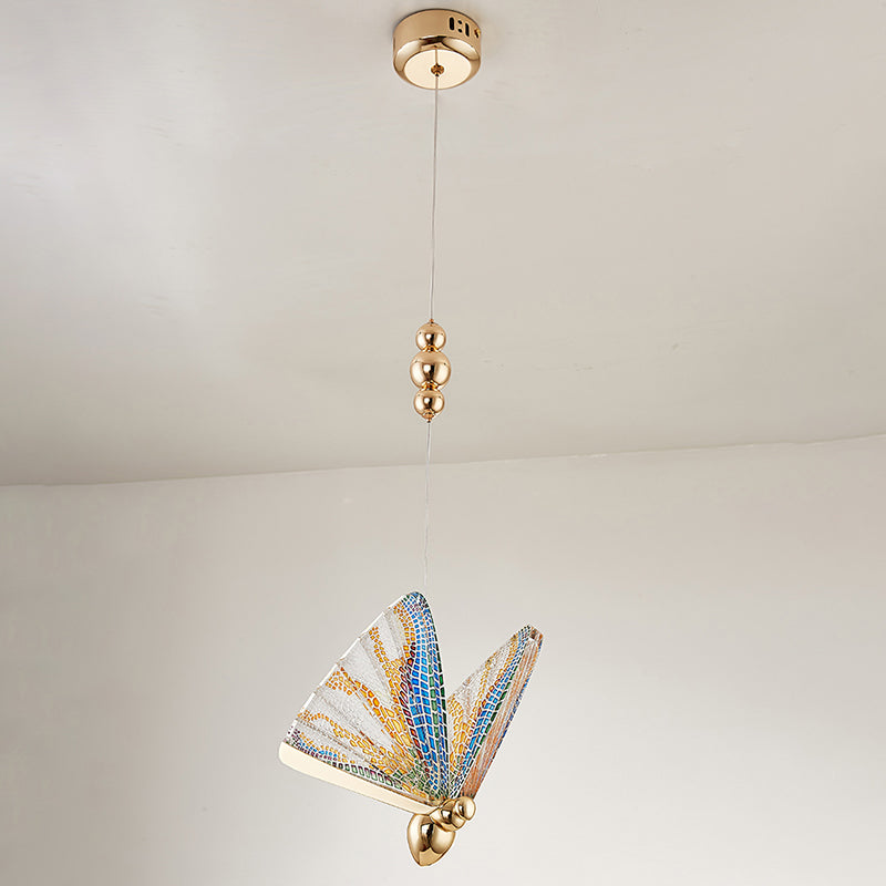 Lampe suspendue à LED en or acrylique dans le style en alliage zinc moderne de style artistique