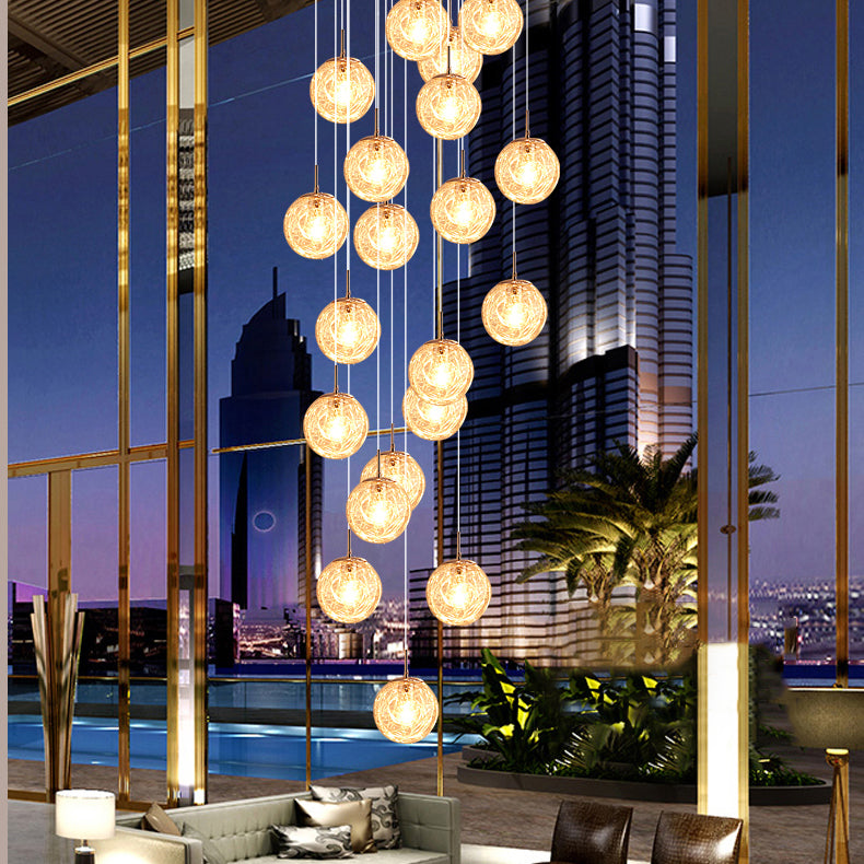 Lumière suspendue en argent dans la lampe suspendue du globe en acier inoxydable de style de luxe moderne pour les escaliers