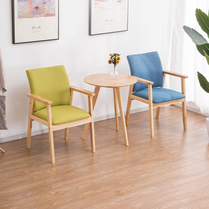 Chaise de salle à manger en bois de fauteuil à dossier solide en bois d'hévéa scandinave pour la maison