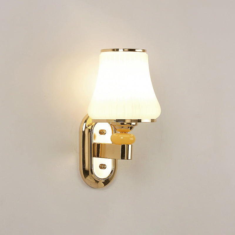 Iluminación de pared de sombra única luz de metal de estilo moderno para dormitorio de sala de estar