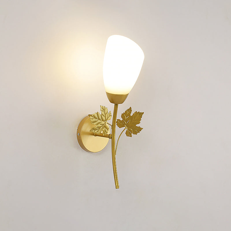 Iluminación de pared de sombra única luz de metal de estilo moderno para dormitorio de sala de estar