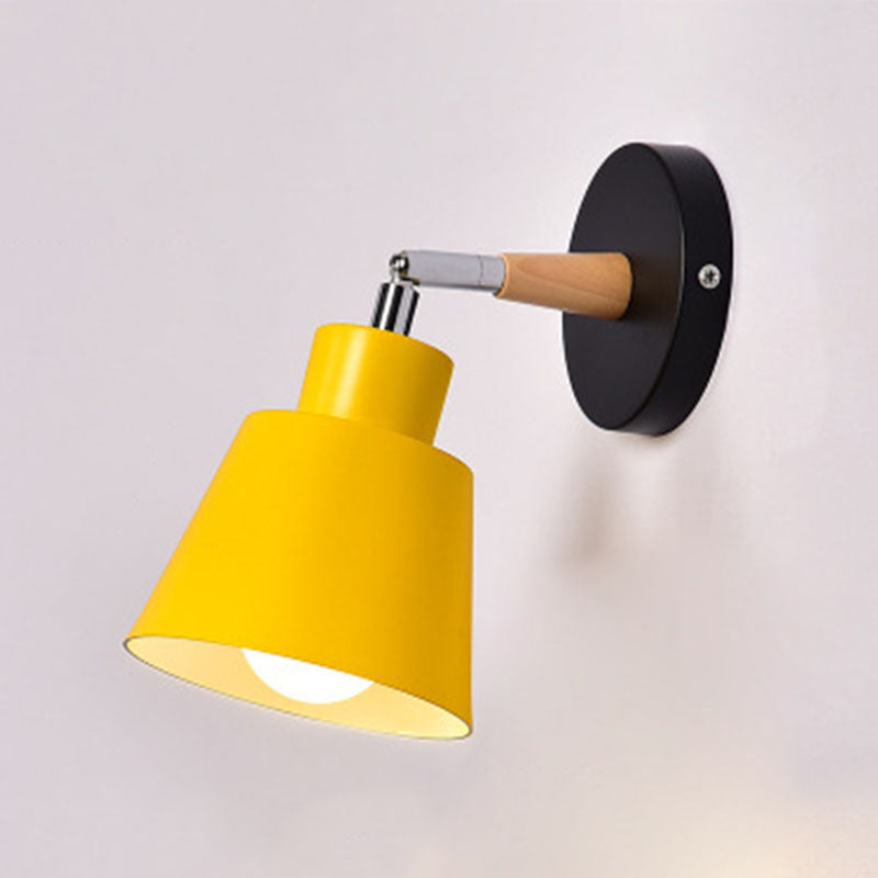 Stile moderno a forma di lampada a parete a forma di svasatura metallo 1 lampada da parete leggera