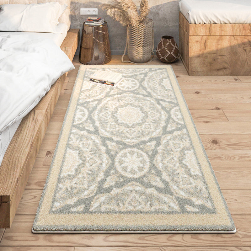 Tapis de motif graphique fantaisie Rapier en polyester gris Tapis de support de tapis sans glissement pour le salon