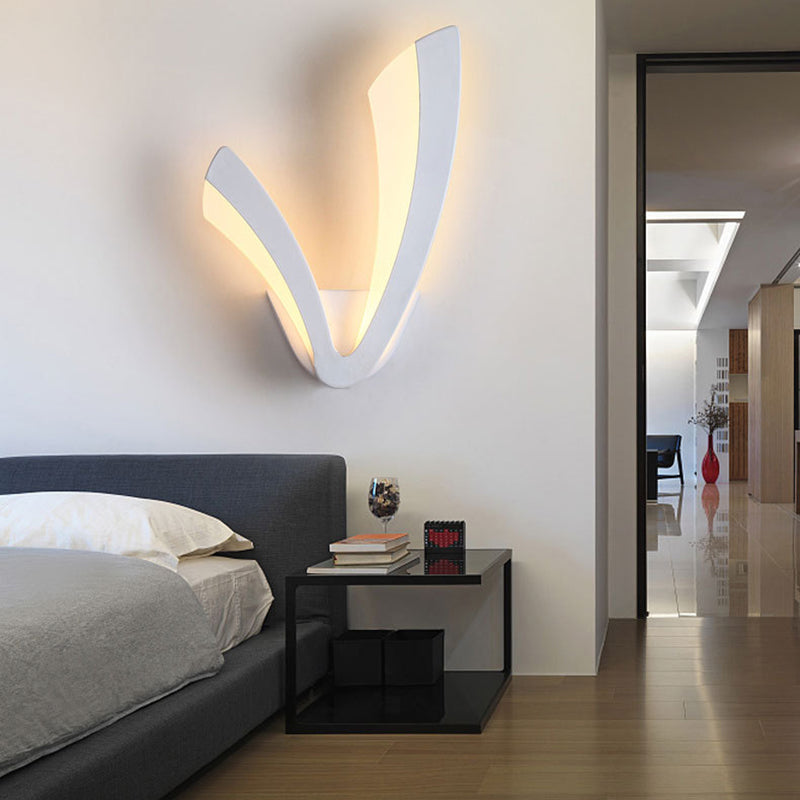 Pronzo della parete a LED bianco acrilico in moderna lampada da parete in ferro laccata in stile conciso per spazi interni