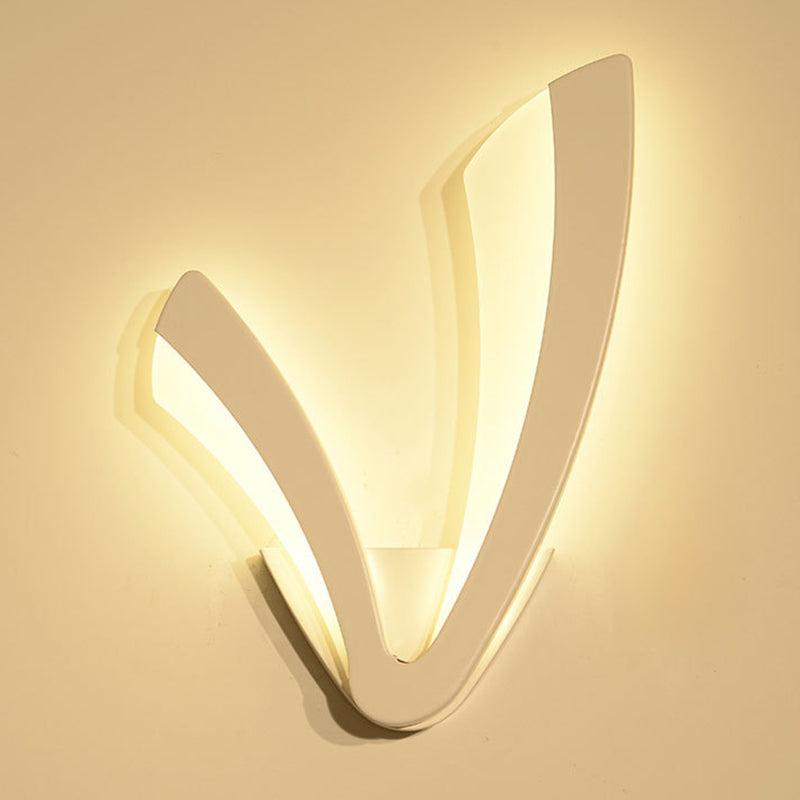 Pronzo della parete a LED bianco acrilico in moderna lampada da parete in ferro laccata in stile conciso per spazi interni