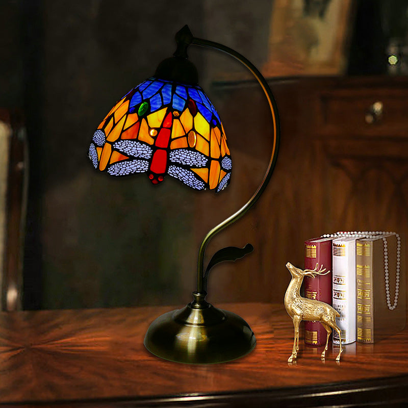 Lámpara de mesa de cuello de cisne 1 cabeza de metal tiffany luz de noche con sombra de vidrieras para restaurante