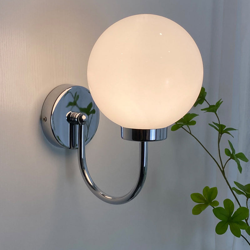 Luz de pared de globo de vidrio en un estilo creativo moderno Lámpara de pared de hierro forjado para espacios interiores
