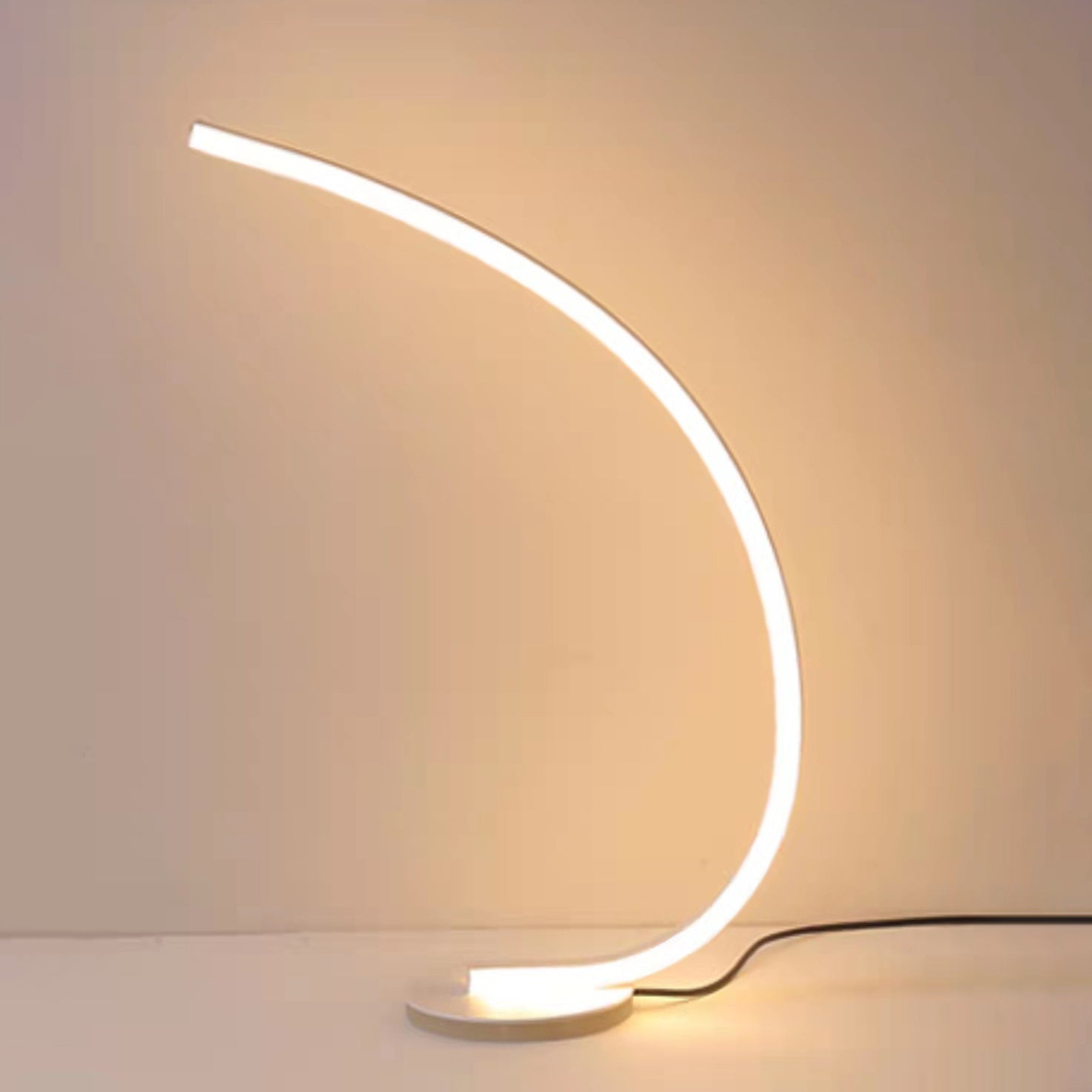 Nordic Artistic Simple Modern Style LED Table Lamp for Living Room Bedroom