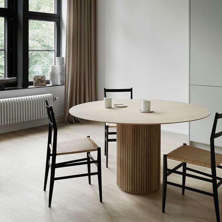 Zeitgenössischer runder Esstisch Kiefer Massivholz Tisch mit Sockelbasis