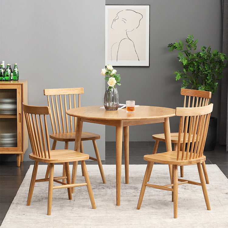 Modern Style Solid Wood Dining Table Round Table with 4 Legs for Coffee Shop