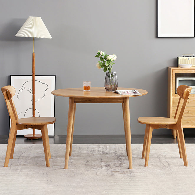 Modern Style Solid Wood Dining Table Round Table with 4 Legs for Coffee Shop