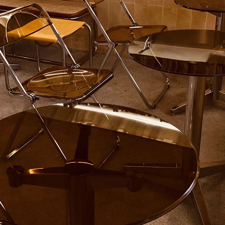 Eettafel van helder gehard glas Eigentijdse eettafel met driepootbasis