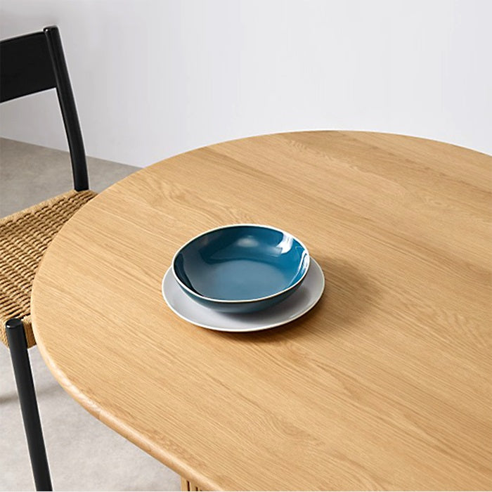 Solid Wood Contemporary Oval Dining Table Wood Top Table for Kitchen and Dining Room