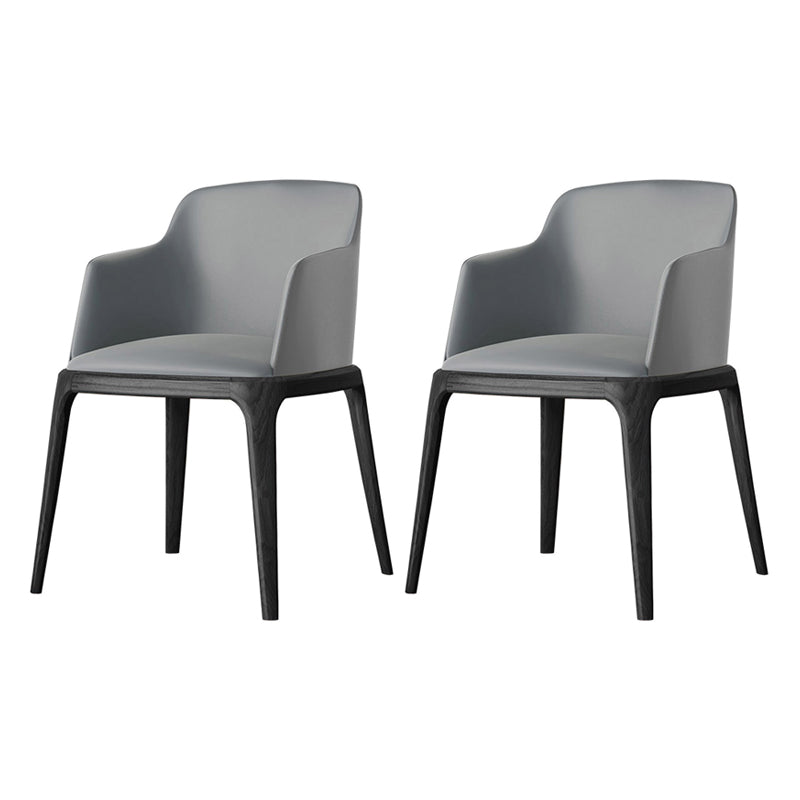 Chaise Parsons avec bras en cuir de style contemporain avec pieds en bois pour salle à manger