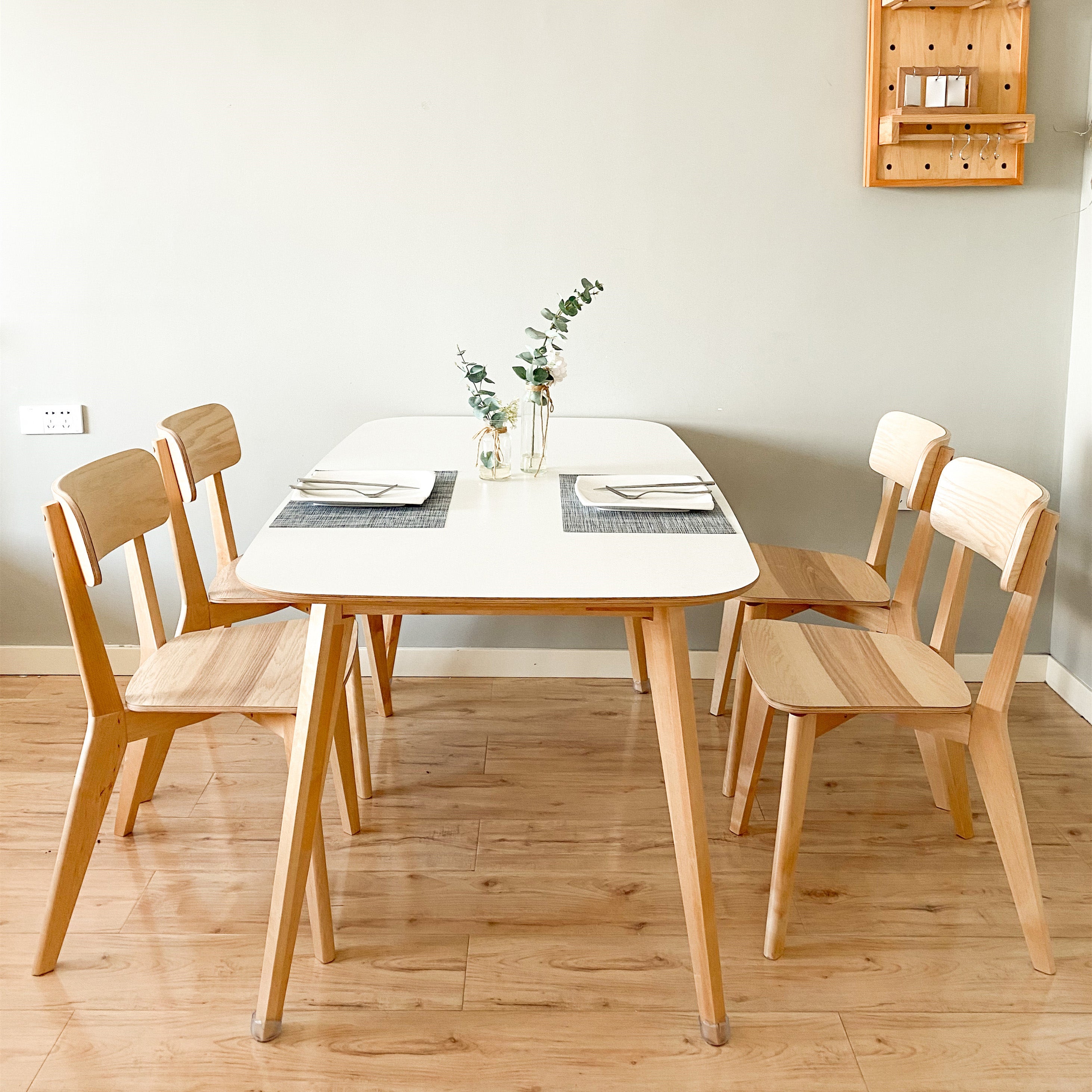 Minimalist Open Back Kitchen Dining Side Chair Solid Wood Dining Side Chair