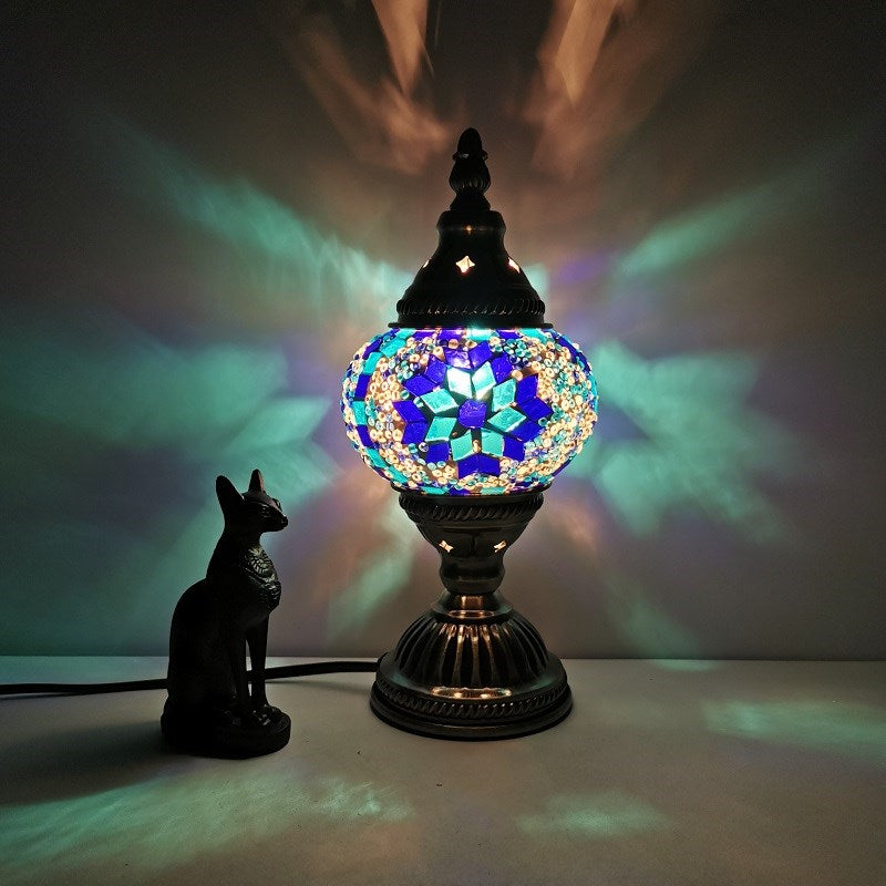 1 Kopf Buntglas kleine Schreibtischlampe Südostasien Oval Schlafzimmer Nachttischlampe