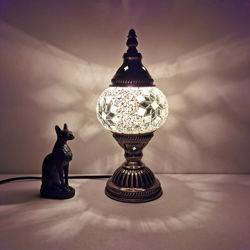 1 Kopf Buntglas kleine Schreibtischlampe Südostasien Oval Schlafzimmer Nachttischlampe