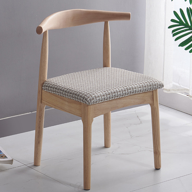 Chaise de salle à manger contemporaine chaise latérale ouverte avec des pattes en bois pour un usage domestique