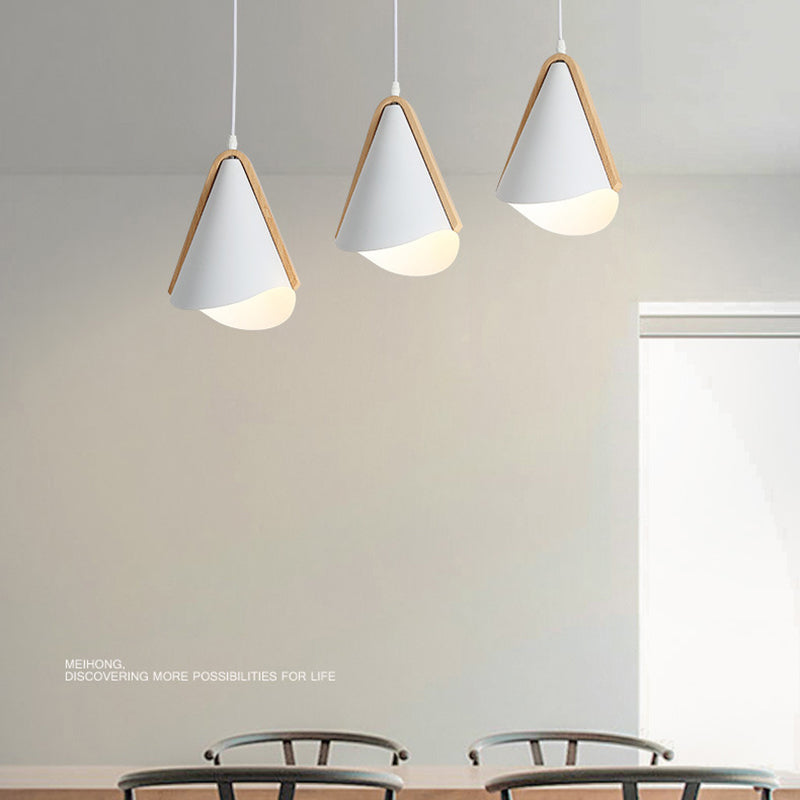 Kegelschatten 3-Leuchten moderne einfache LED-Style Hanging Deckenleuchten in Weiß
