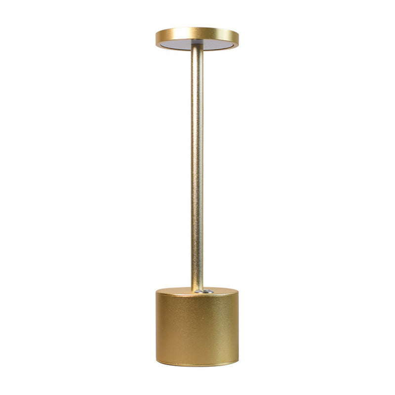 Lampada da scrivania per soggiorno con camera da letto in metallo in stile decorazione postmoderna a una testa