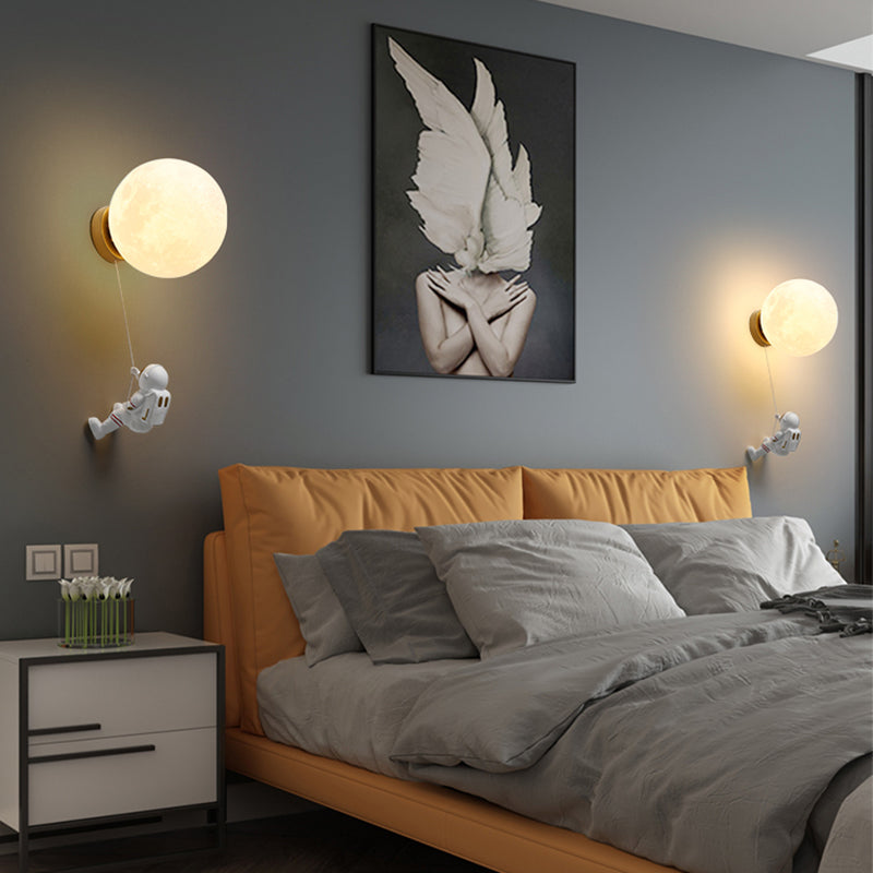 3 Color Opcional Luz Diconce con sombra de vidrio de orbe Astronaut Wall Light