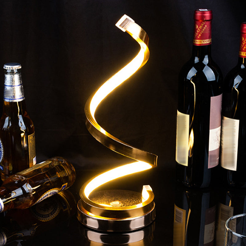 Postmodern Line Model Metal Desk Lamp for Bedroom Living Room Table Lamps
