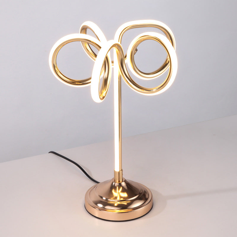 Eigentijdse LED-werkverlichting, goudkleurige, gedraaide kleine bureaulamp met acrylkap, warm/wit licht