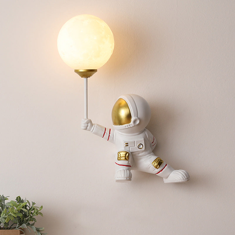 Astronauts Resin Material Wall Sconce 1 Head Wall Mounted Light Fixture for Child Room