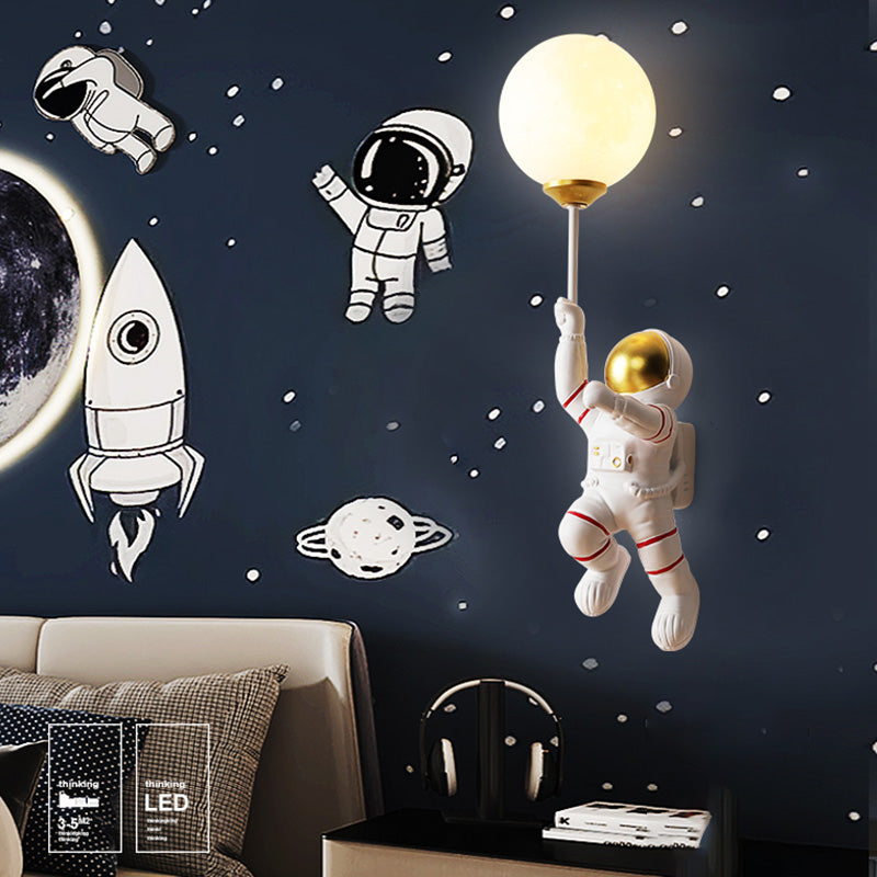 Astronauts Resin Material Wall Sconce 1 Head Wall Mounted Light Fixture for Child Room