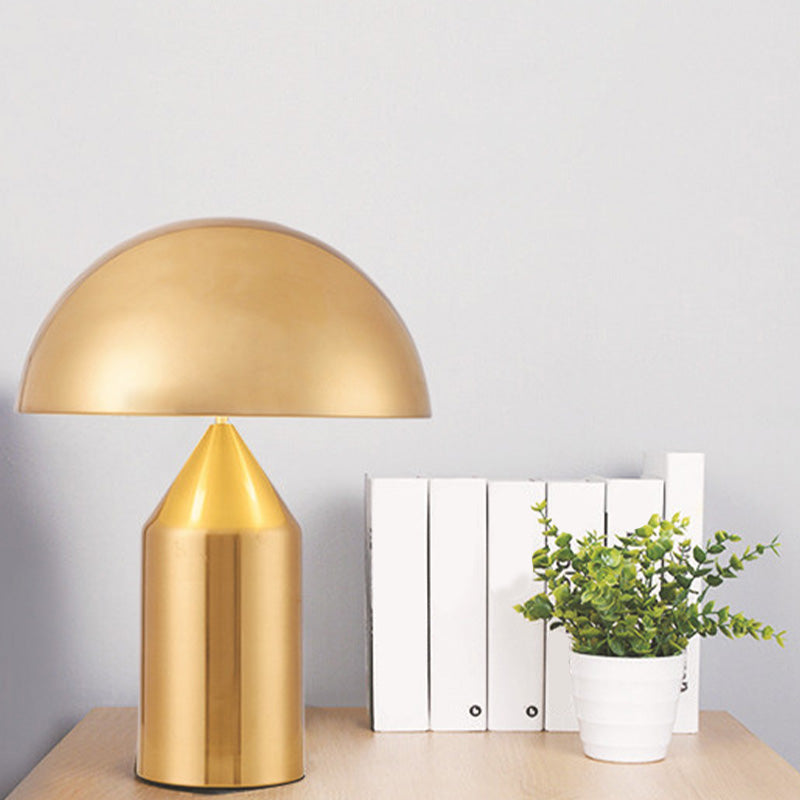 Contemporary Style 3-Bulbs Simplicity Metal Table Lamp for Bedroom Living Room