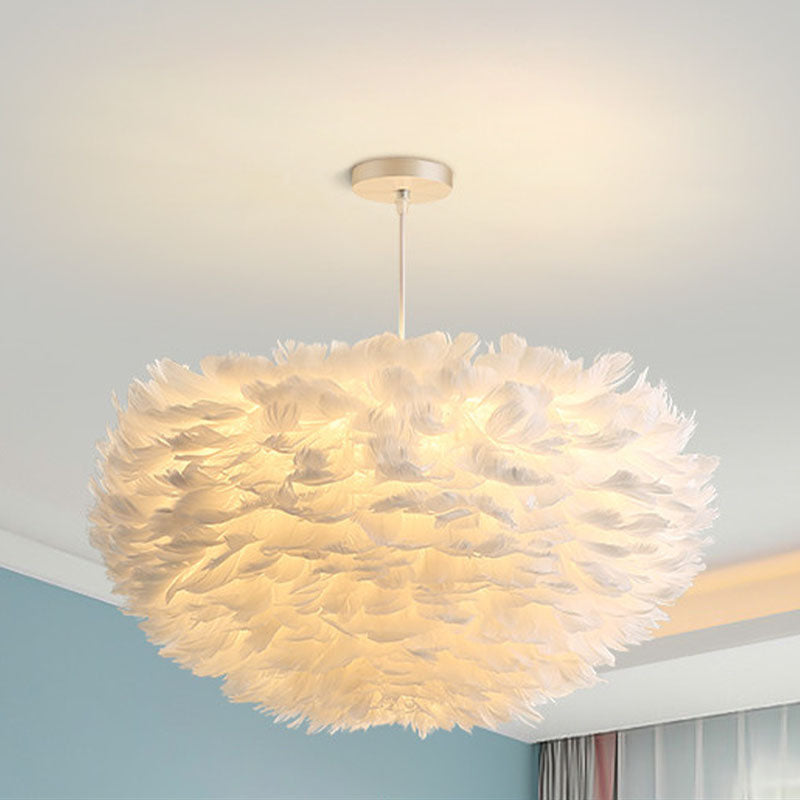 Luminaires de lustre Globe Chandelier Multi-Head Primp à lustre blanc avec une teinte en plumes