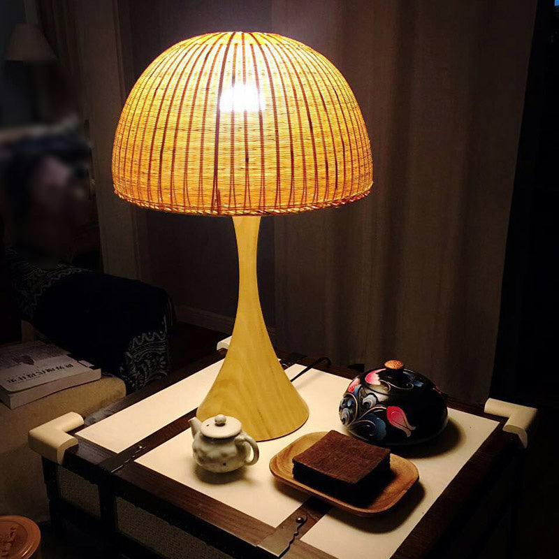 Lámpara de escritorio de madera de trompeta Asia 1 Bulbo Beige Task Iluminación con sombra de bambú del hemisferio