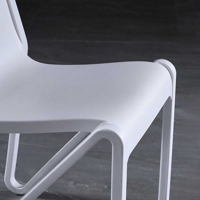 Chaise latéral de maison scandinave solide en plastique multicolore