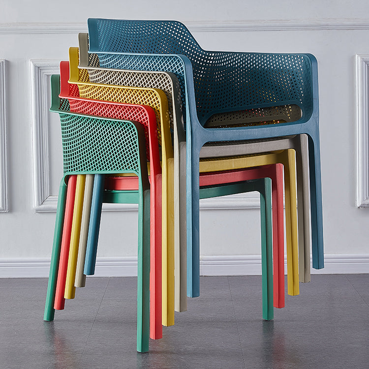 Chaises de bras empilables intérieures en plastique scandinave pour restauration en plastique pour la cuisine