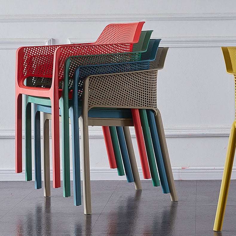 Chaises de bras empilables intérieures en plastique scandinave pour restauration en plastique pour la cuisine