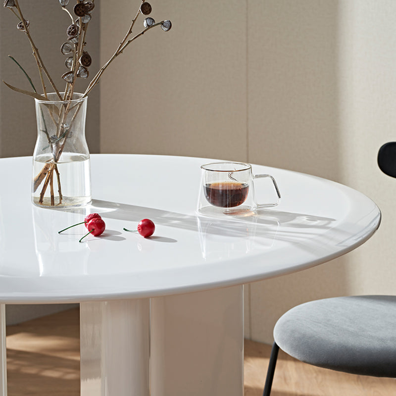Minimalist White Kitchen Dining Table Solid Wood Round Shape Dining Table with 3 Legs Base