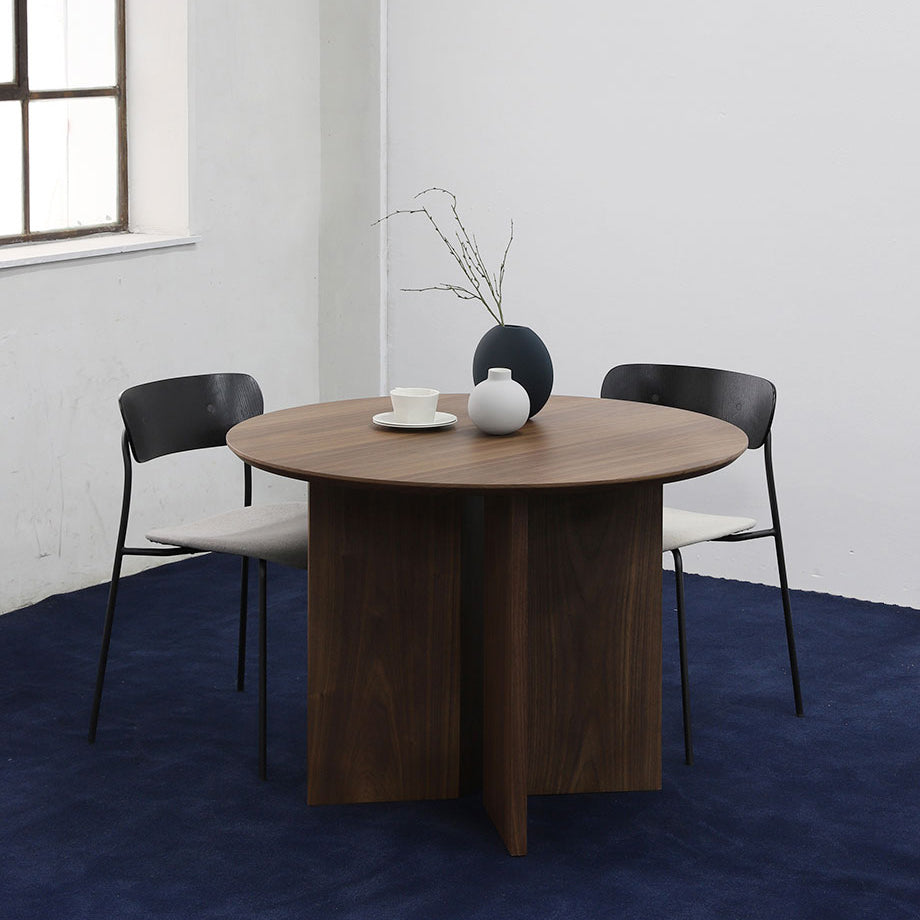 Contemporary Round Dining Table Pine Solid Wood Furniture for Dining Room