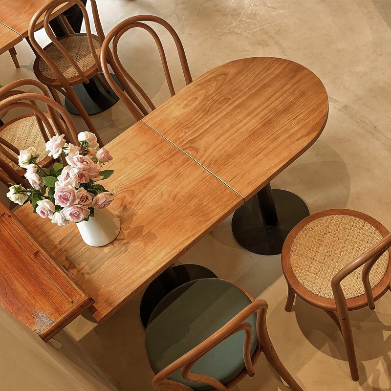 Round Casual Dining Table Wood Color Fixed Table of Pinewood Solid Wood
