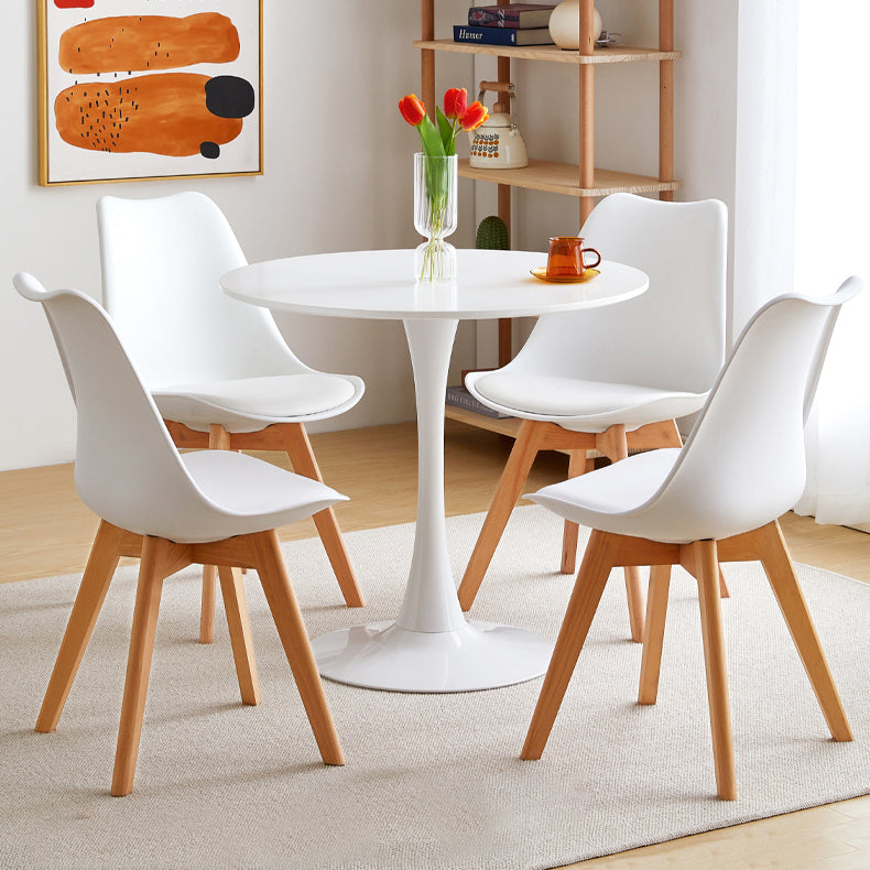 Eenvoudige stijl huis vaste houten eettafel ronde vormtafel met tulpbasis