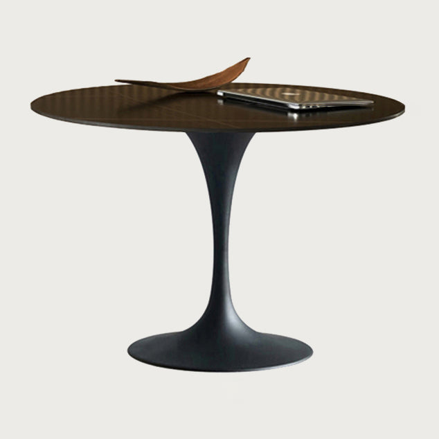 Eigentijdse eettafel van gesinterd steen met ronde vorm, keukeneettafel met tulponderstel