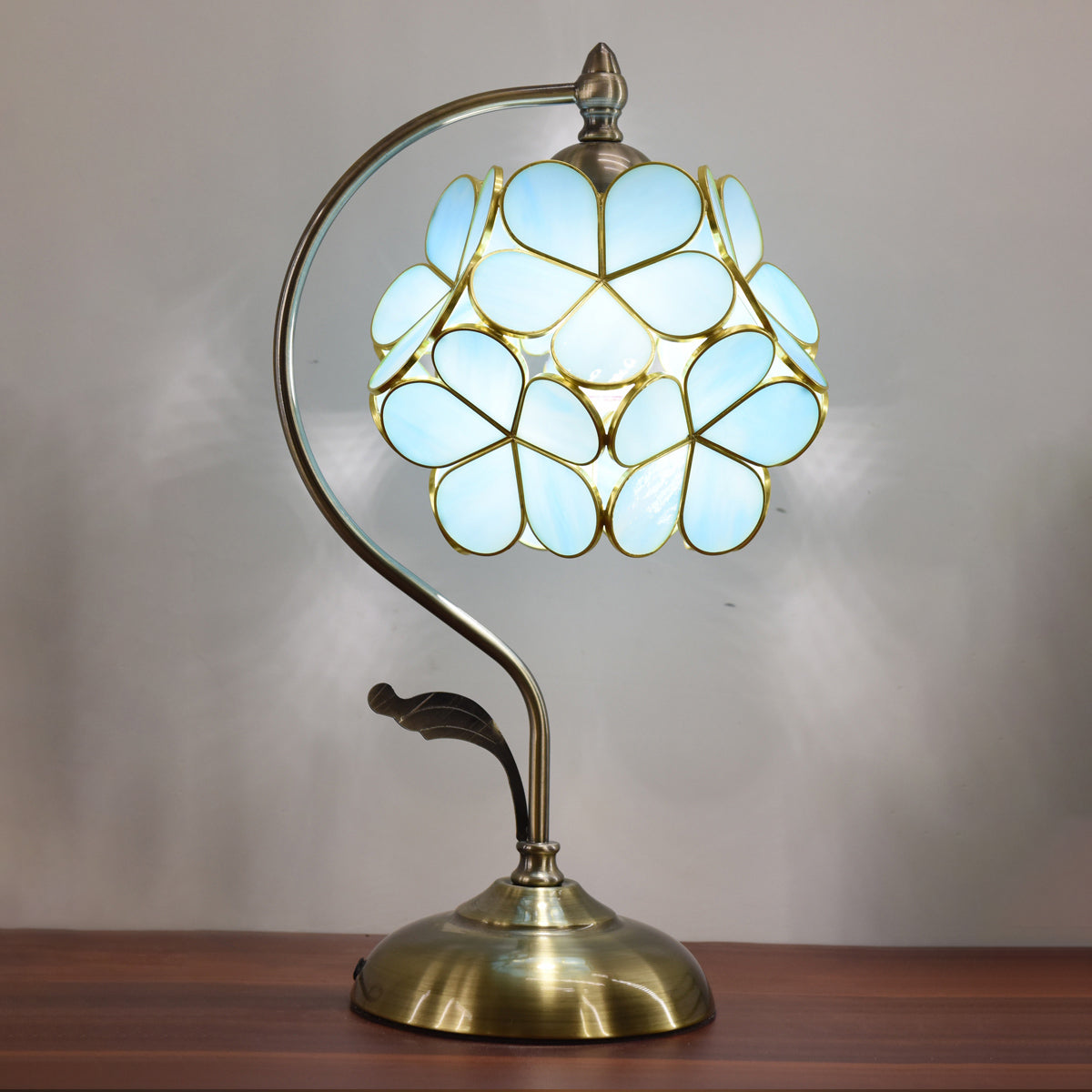 Lampe de table de nuit à fleur de fleur en cluster Tiffany Style Glass Nightstand lampe pour chambre à coucher