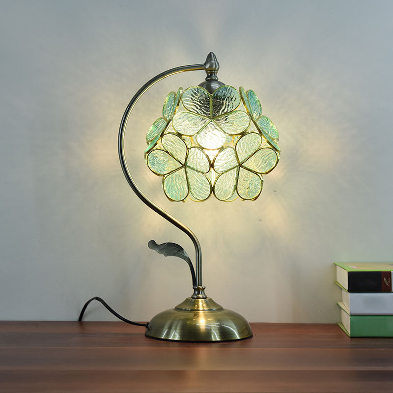 Lampe de table de nuit à fleur de fleur en cluster Tiffany Style Glass Nightstand lampe pour chambre à coucher
