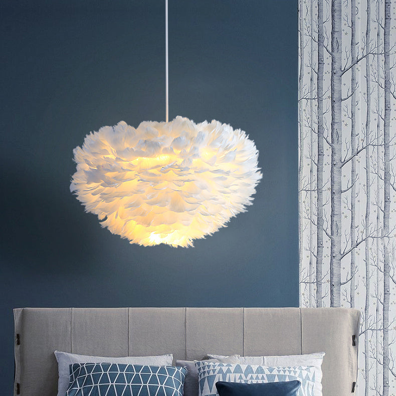 Lampe pendentielle en plumes