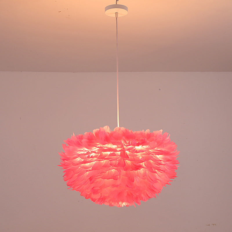 Kugelförmige Kronleuchterleuchte moderne Einfachheit Feder Schatten Anhänger Beleuchtung für das Restaurant